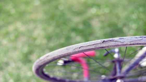 How to Change A Road Bike Tire